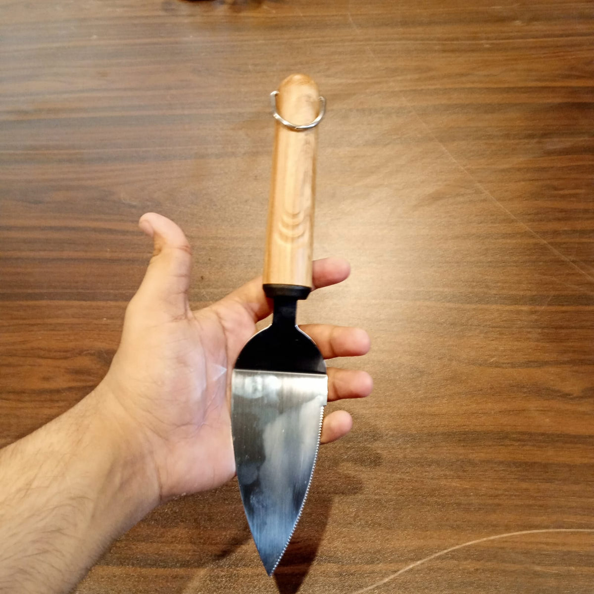 Wooden Handle Cake Lifter